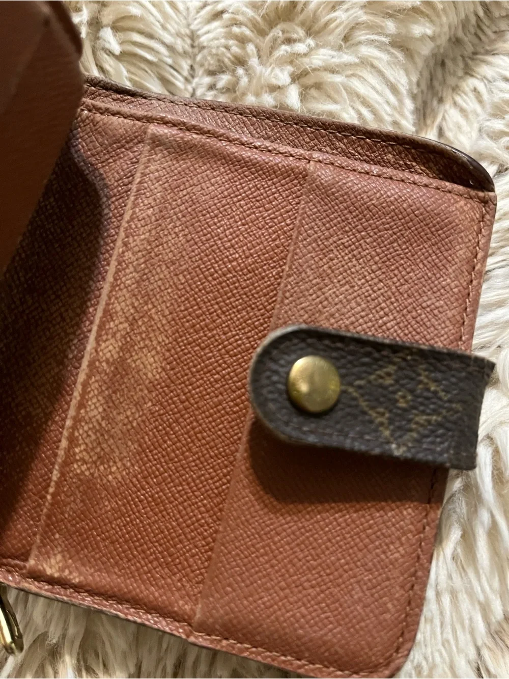 Louis Vuitton used corners